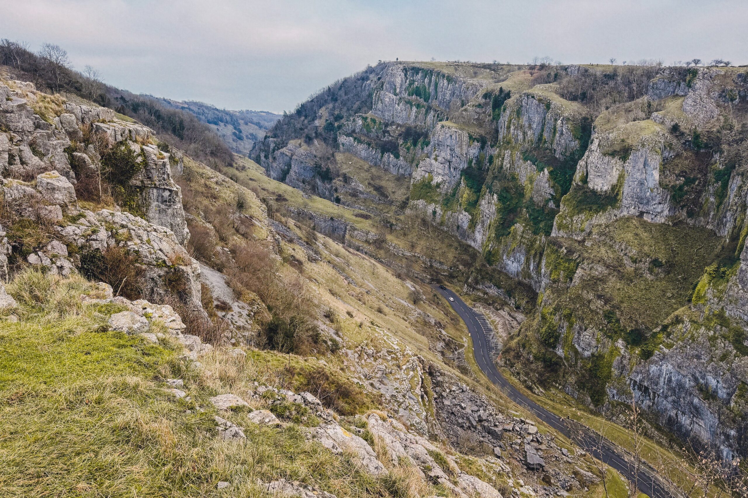 Stunning Cheddar Gorge in Cheddar, England – A breathtaking view after a one-hour hike, with dramatic cliffs and scenic landscapes.